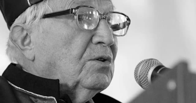 Lament wiersz Różewicza: ból, wojna i kryzys moralny w poezji Lament wiersz Różewicza: ból, wojna i kryzys moralny w poezji