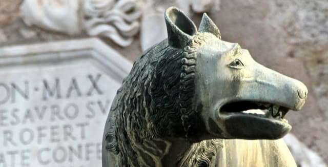 Poznaj fascynującą historię dlaczego wilczyca jest symbolem Rzymu Poznaj fascynującą historię dlaczego wilczyca jest symbolem Rzymu